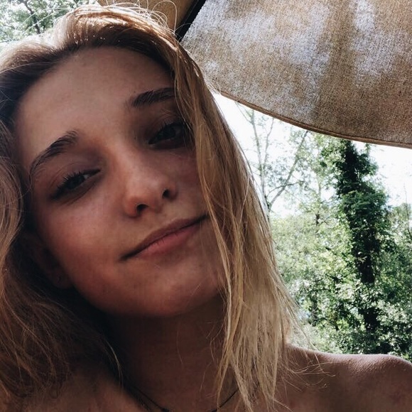 Meet your Posher, Alaina - Picture 1 of 1